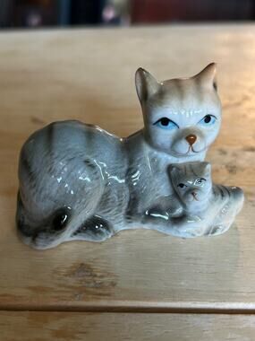 Enesco ceramic gray cat and kitten figure